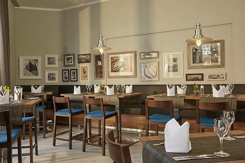 H4 Hotel Hamburg Bergedorf 4*,