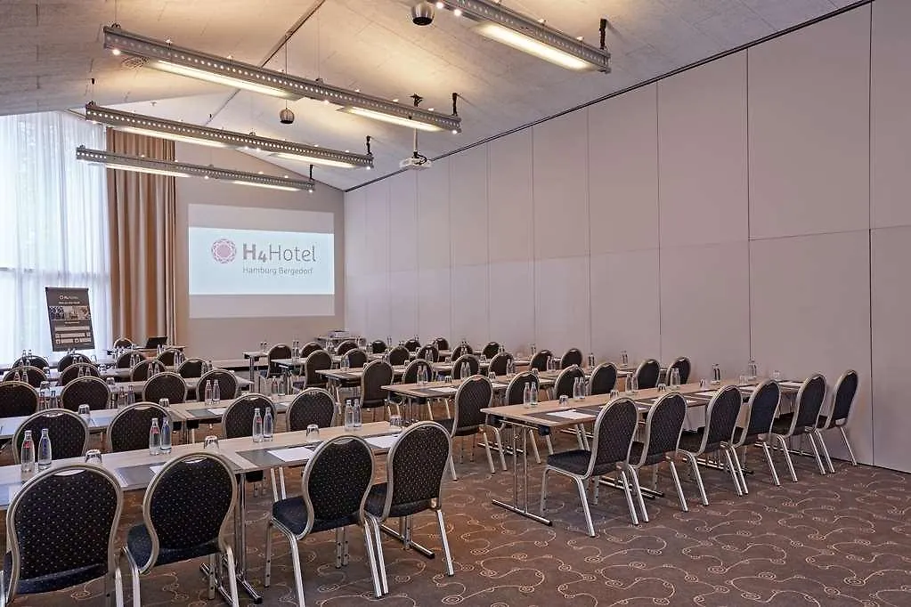 H4 Hotel Hamburg Bergedorf 4*,